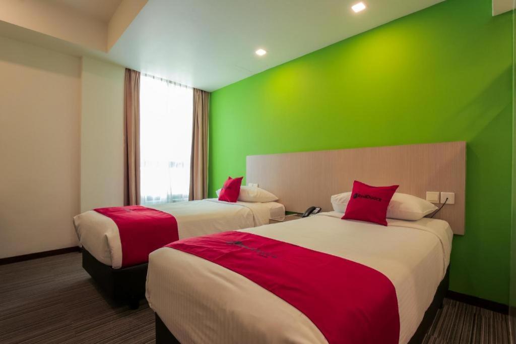 Hotel Reddoorz Premium @ Balestier Singapur Exterior foto