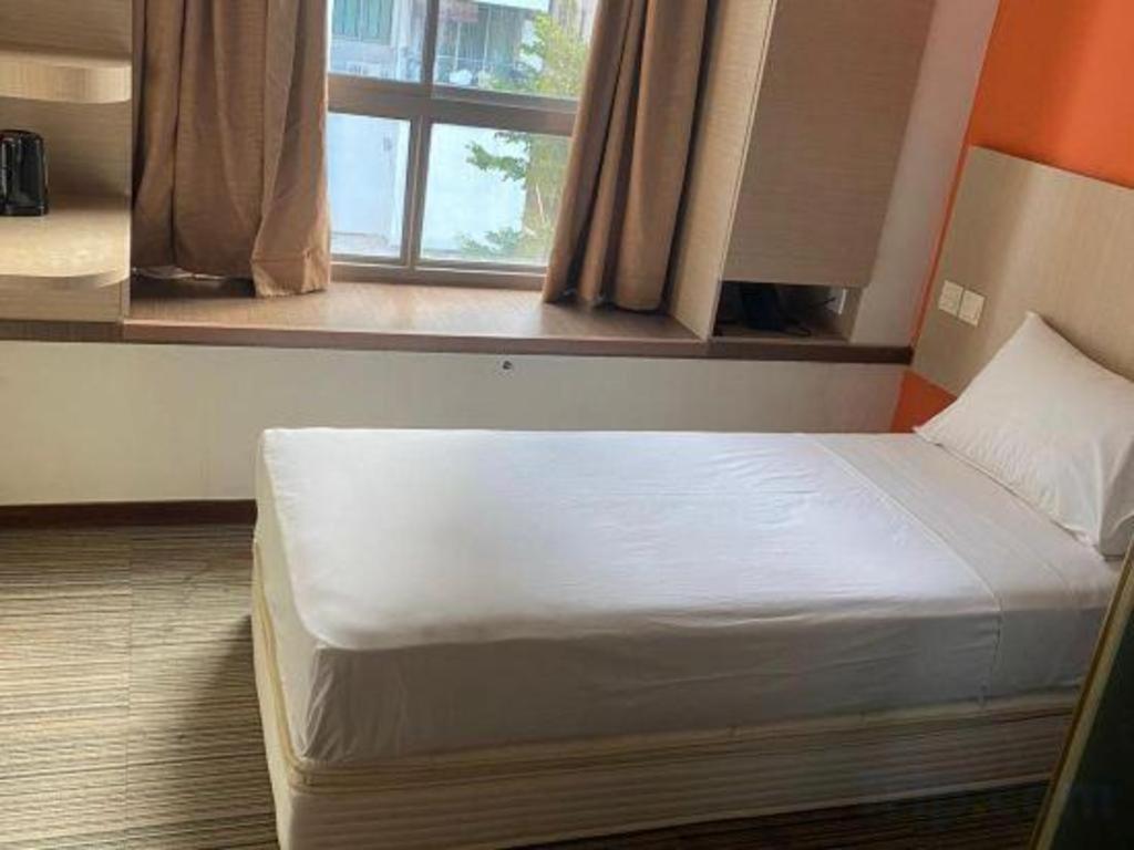 Hotel Reddoorz Premium @ Balestier Singapur Exterior foto