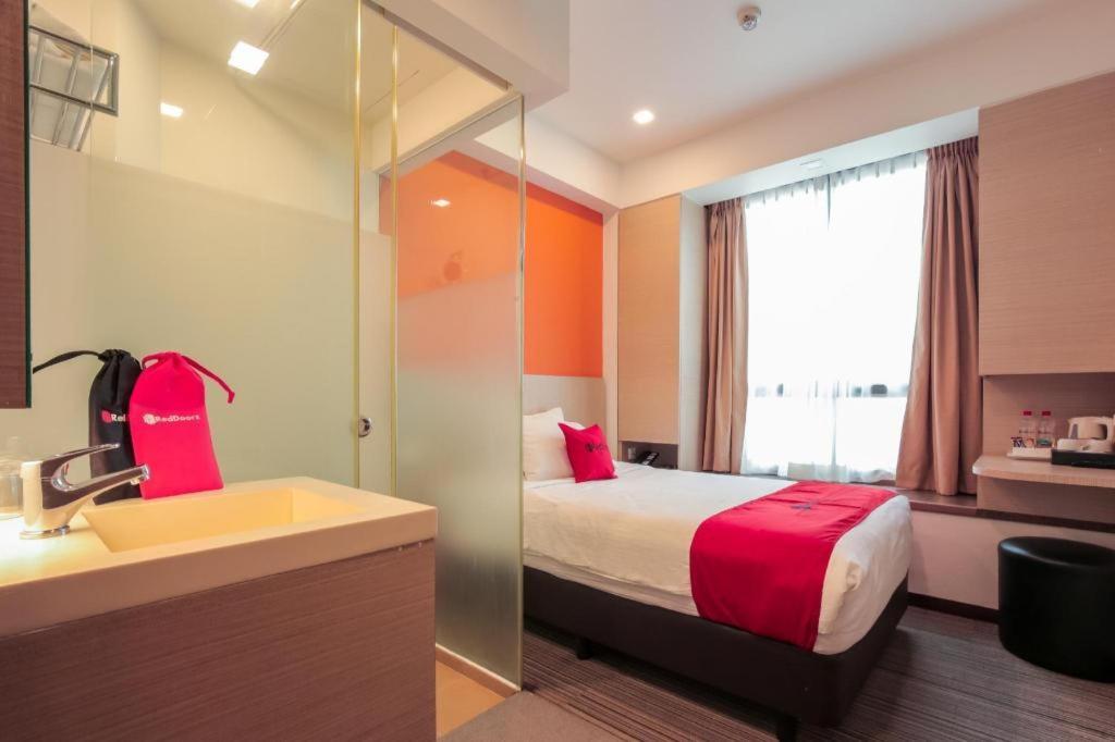 Hotel Reddoorz Premium @ Balestier Singapur Exterior foto