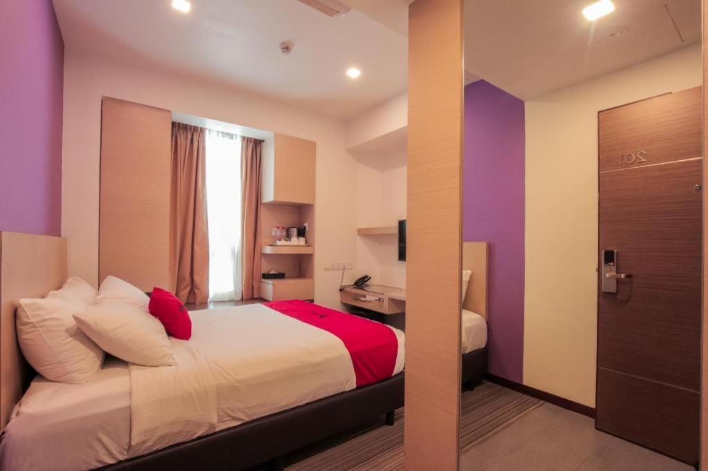 Hotel Reddoorz Premium @ Balestier Singapur Exterior foto