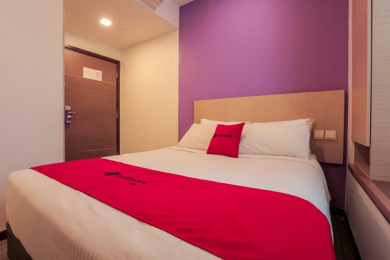 Hotel Reddoorz Premium @ Balestier Singapur Habitación foto