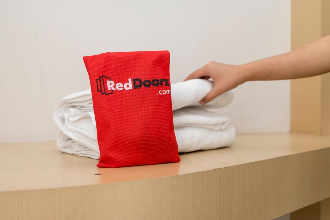 Hotel Reddoorz Premium @ Balestier Singapur Exterior foto